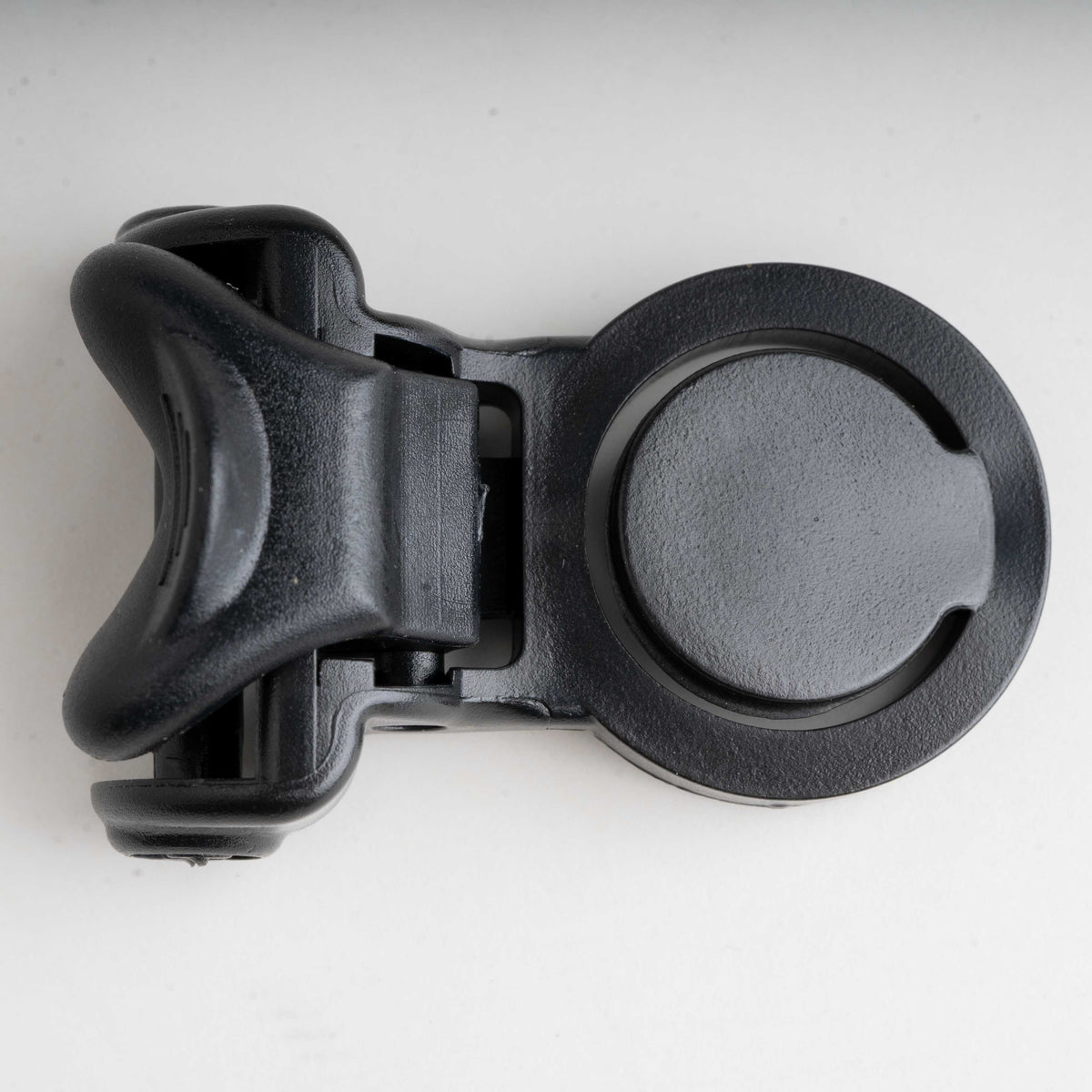 Akona Mask Buckle